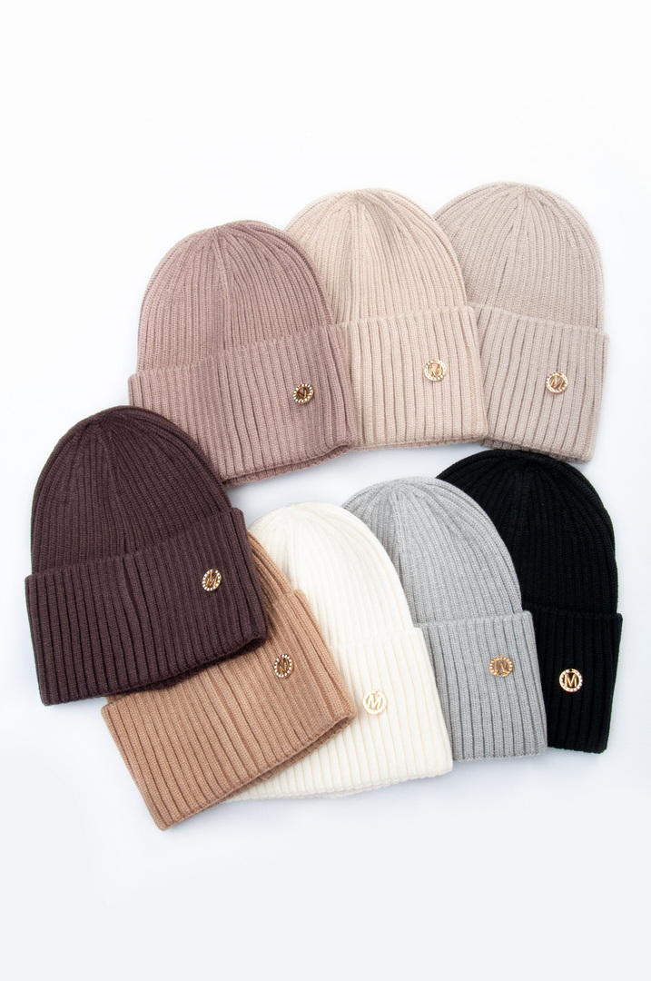 Шапка жіноча